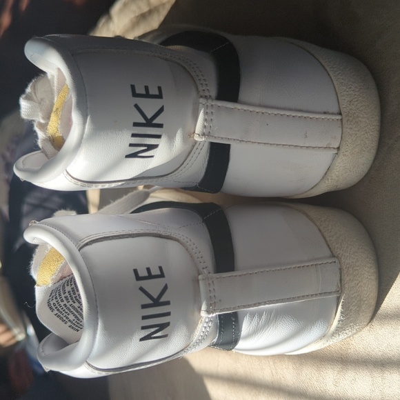 Nike shoes - Picture 3 of 4